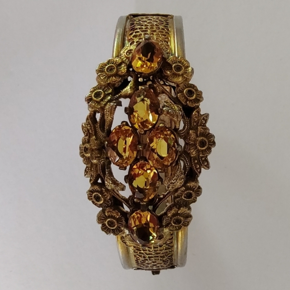 Vintage Gold Tone Filigree Bangle Bracelet With Yellow, Gold Tone Stones